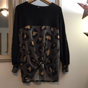 Perfect Peach sweater black/grey, long sleeves, front tie, size Small